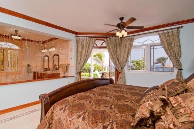 Copperwood Luxury Oceanfront With Pool Lucea