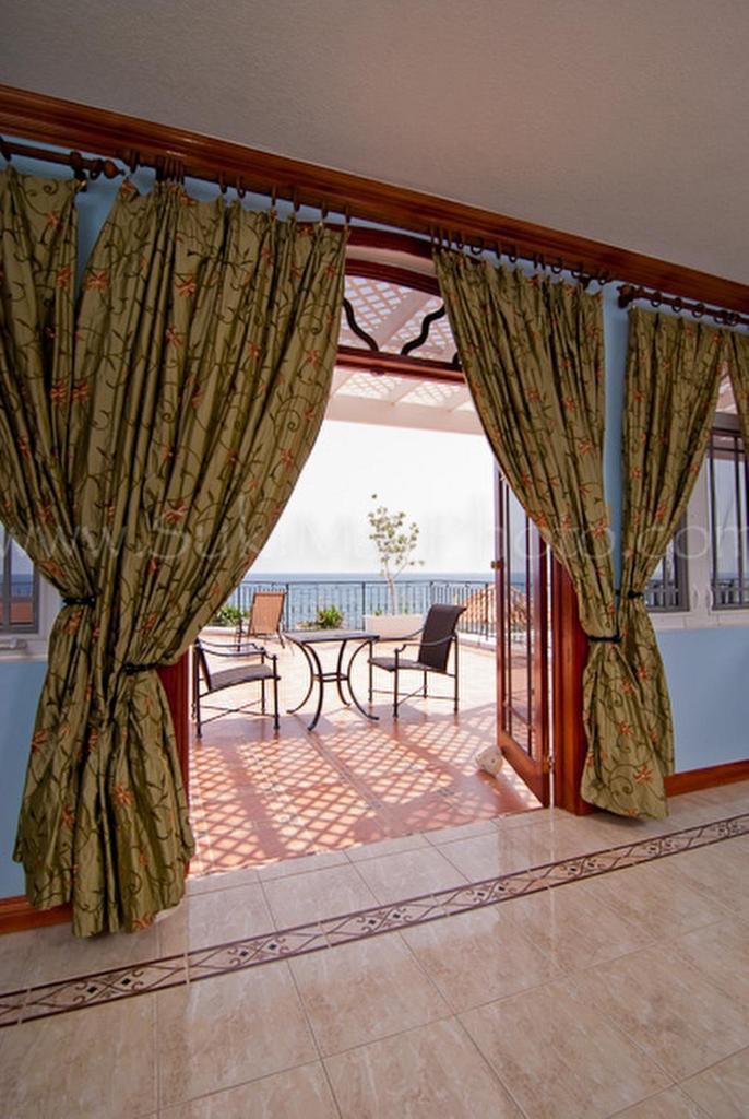 Villa Copperwood Luxury Oceanfront With Pool Lucea