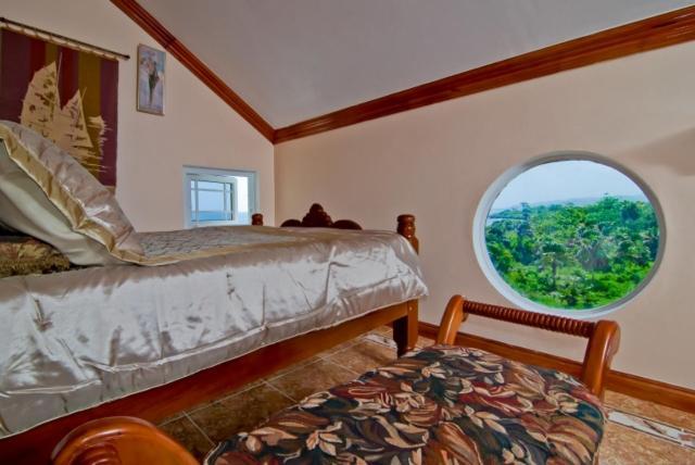Copperwood Luxury Oceanfront With Pool Lucea