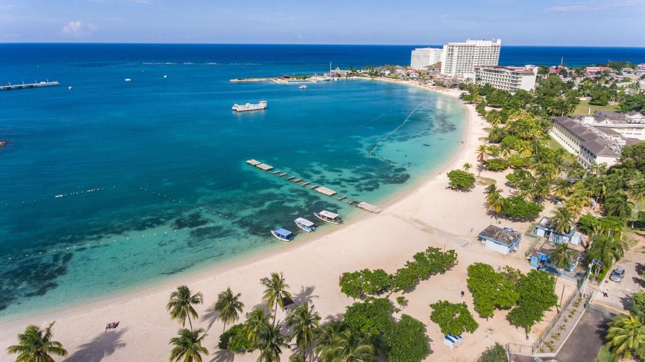 Serenity By The Sea At Turtle Towers * Ocho Rios