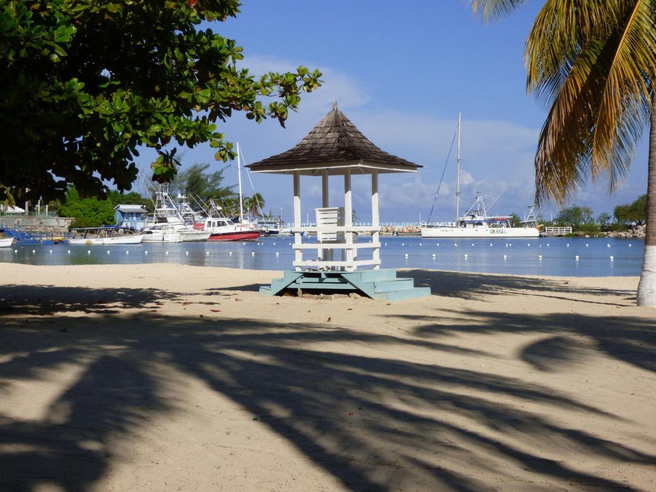 One Bedroom A17 Aparthotel Ocho Rios