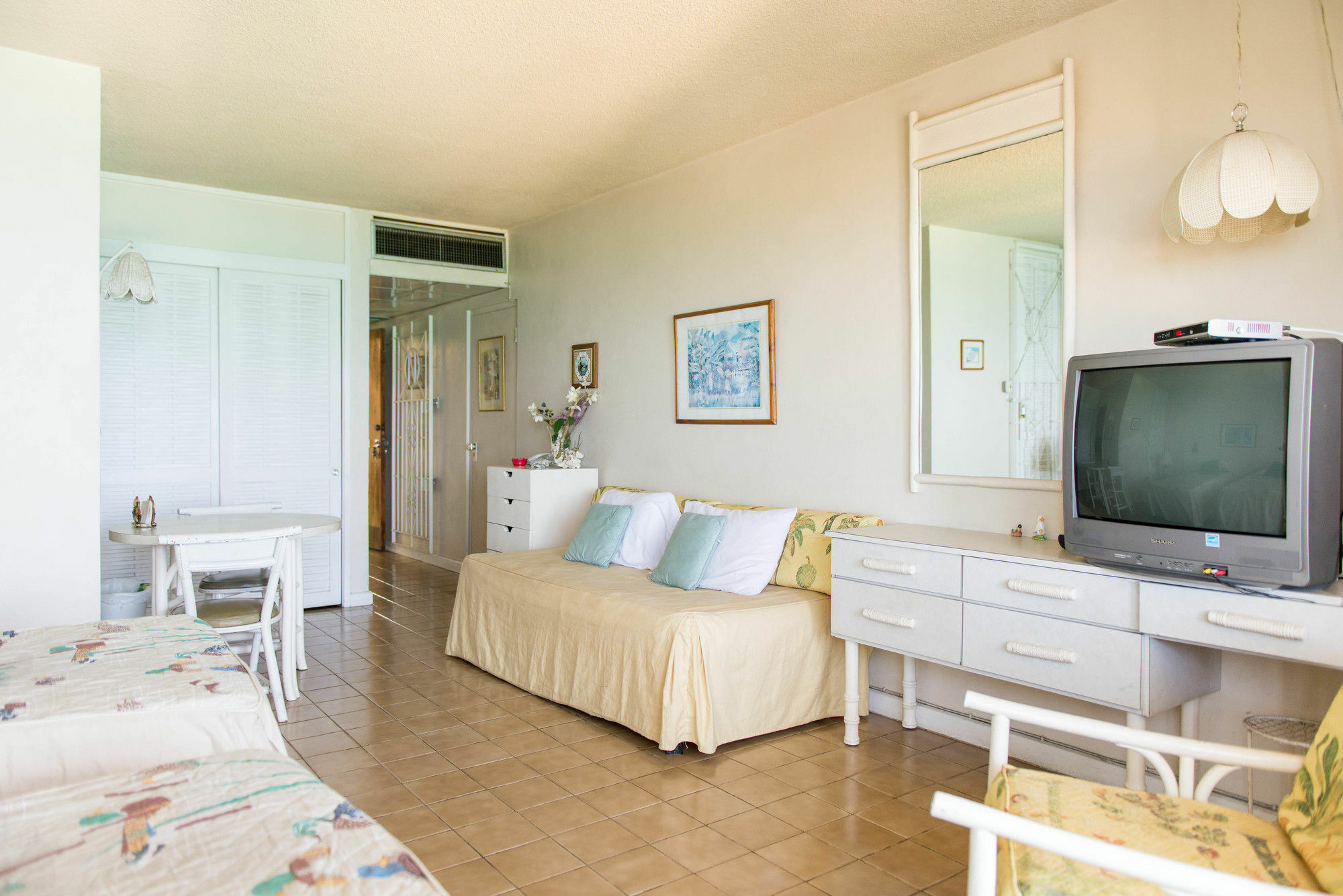 Sky Box At Club Apartment *