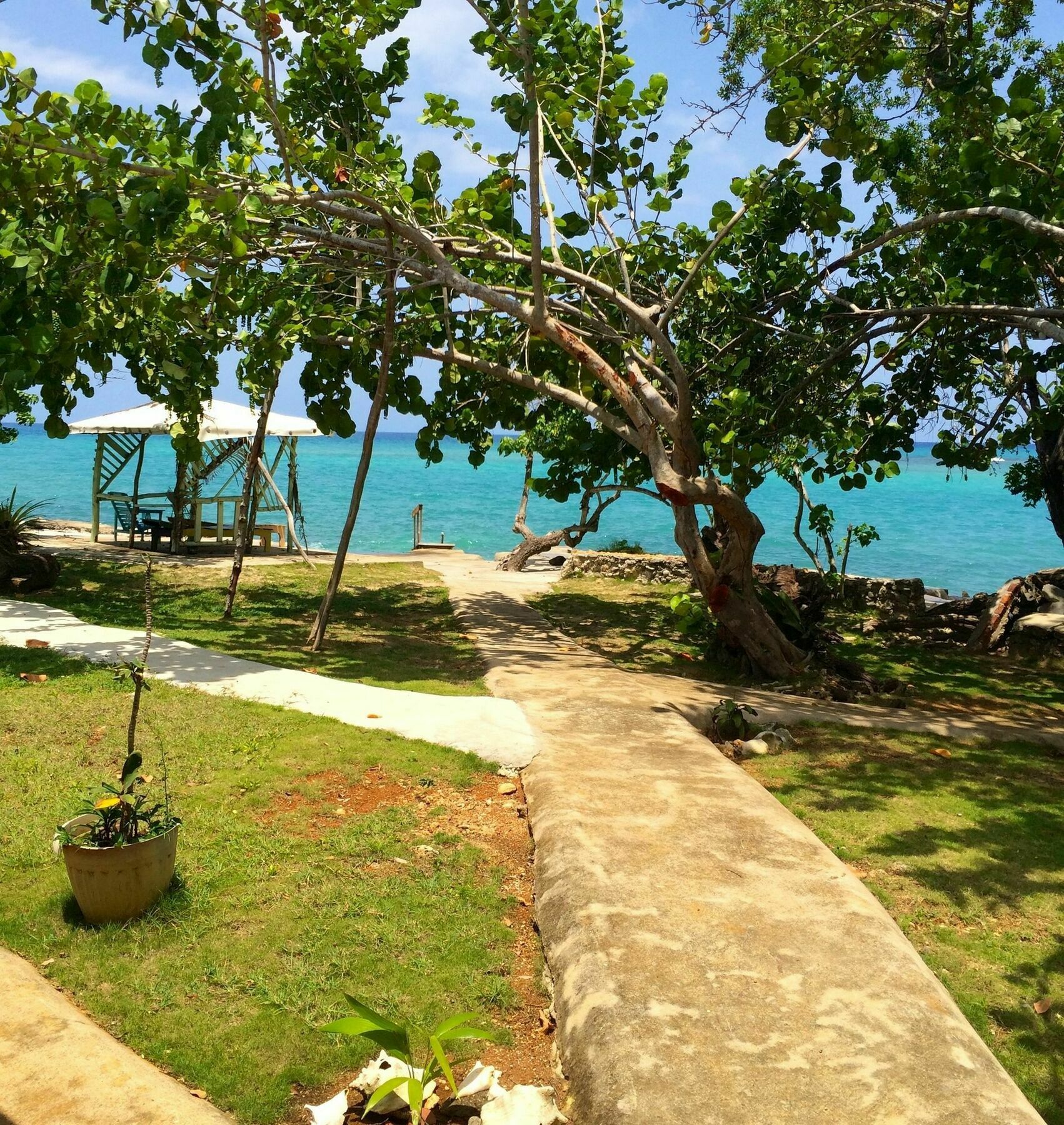 Parque de vacaciones Little Bay Cabins 2*