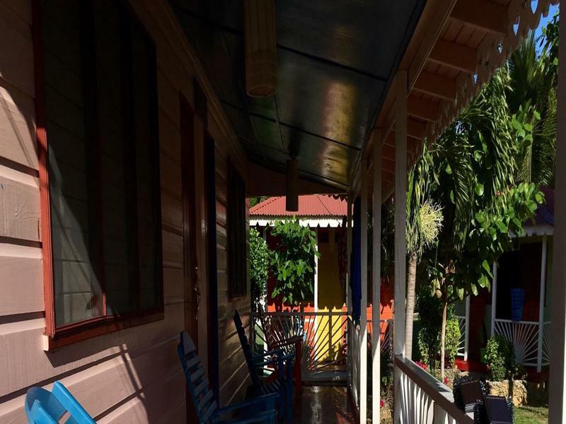 Parque de vacaciones Little Bay Cabins 2*