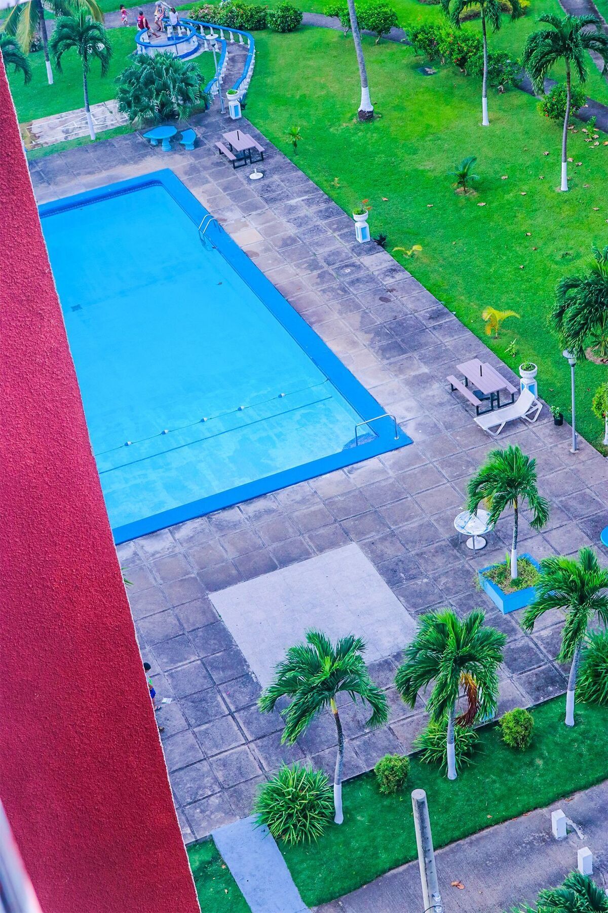 Sundreamer @ Turtle Towers Apartment *