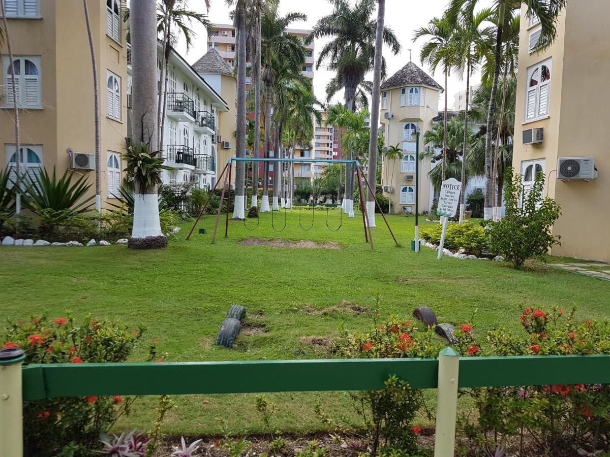 Almond Grove At Castle Apartahotel