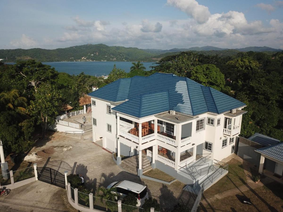 Blue Paloma Bed and breakfast