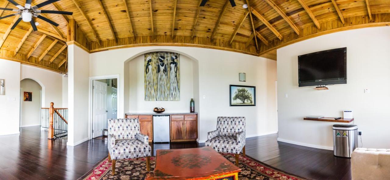 Blue Paloma Bed and breakfast