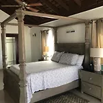 Alexanders Penthouse On The Beach