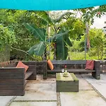 Ancella\'S Garden Apartment-Beach-5Min Drive, 1 Hr Montego Bay, 25 Mins Ocho Rios, Continental Breakfast