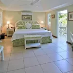 Coral Cove- Beachfront 5Bedroom Villa With Private Pool