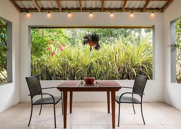 Ancella\'S Garden Apartment-Beach-5Min Drive, 1 Hr Montego Bay, 25 Mins Ocho Rios, Continental Breakfast