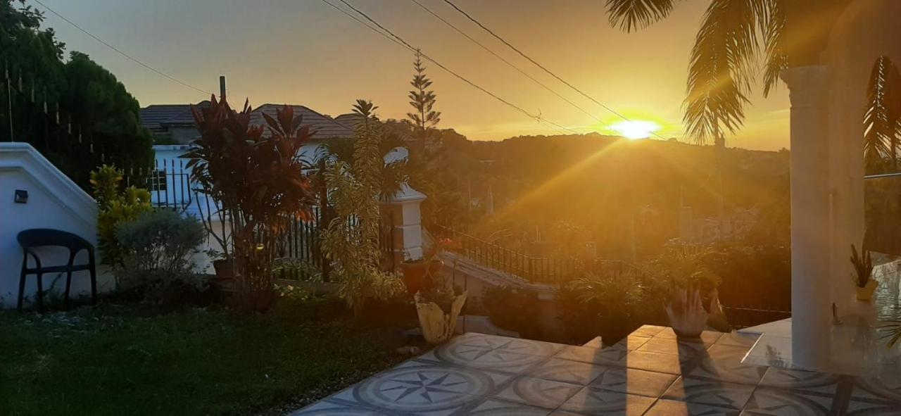 Bed & Breakfast Hill View Vacational Runaway Bay
