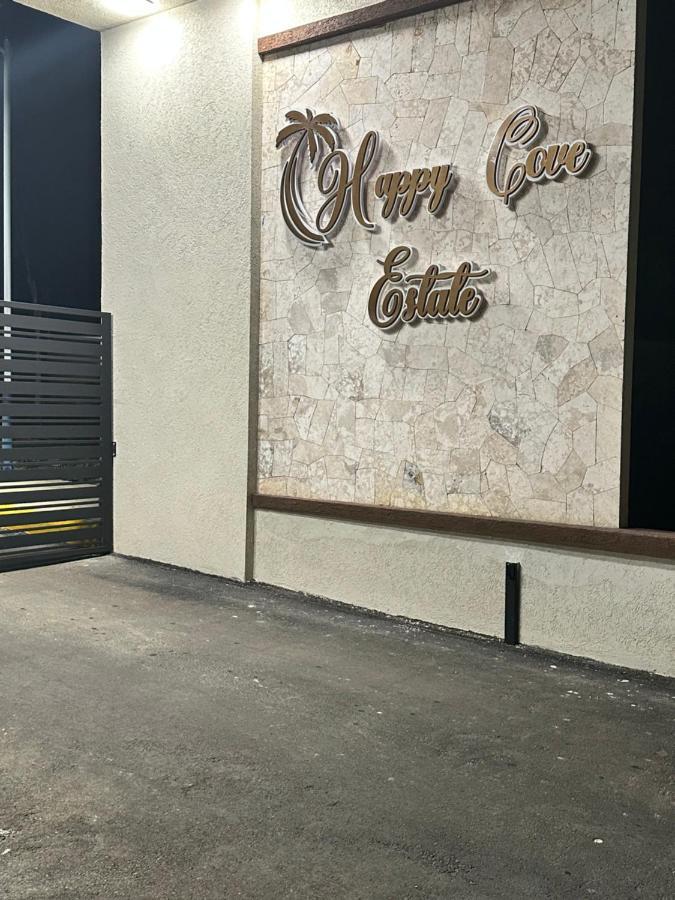 Luxurious Royale- 5 Min Drive To Holiday home