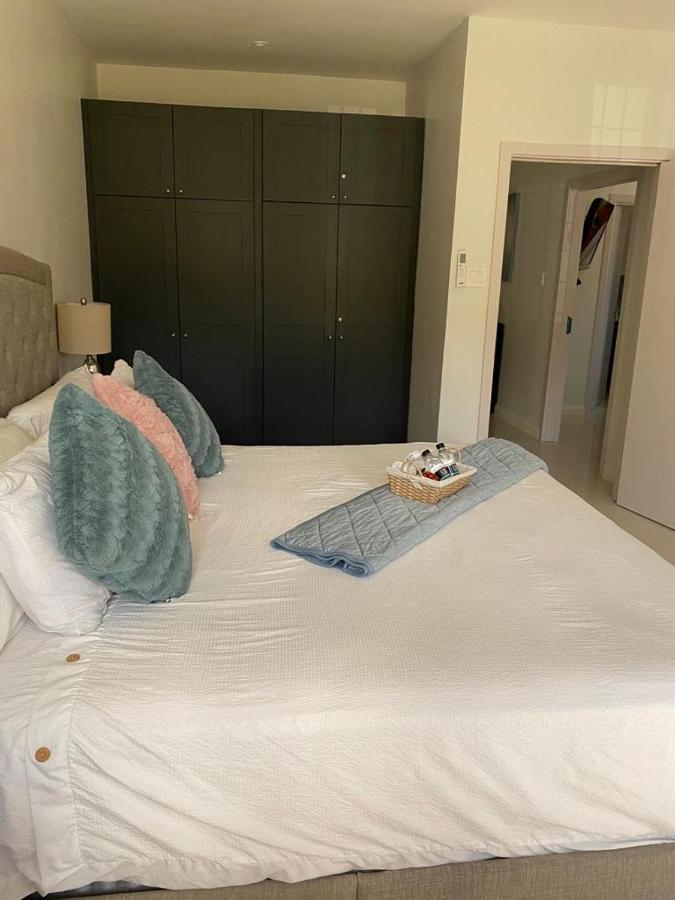 Luxurious Royale- 5 Min Drive To Holiday home *