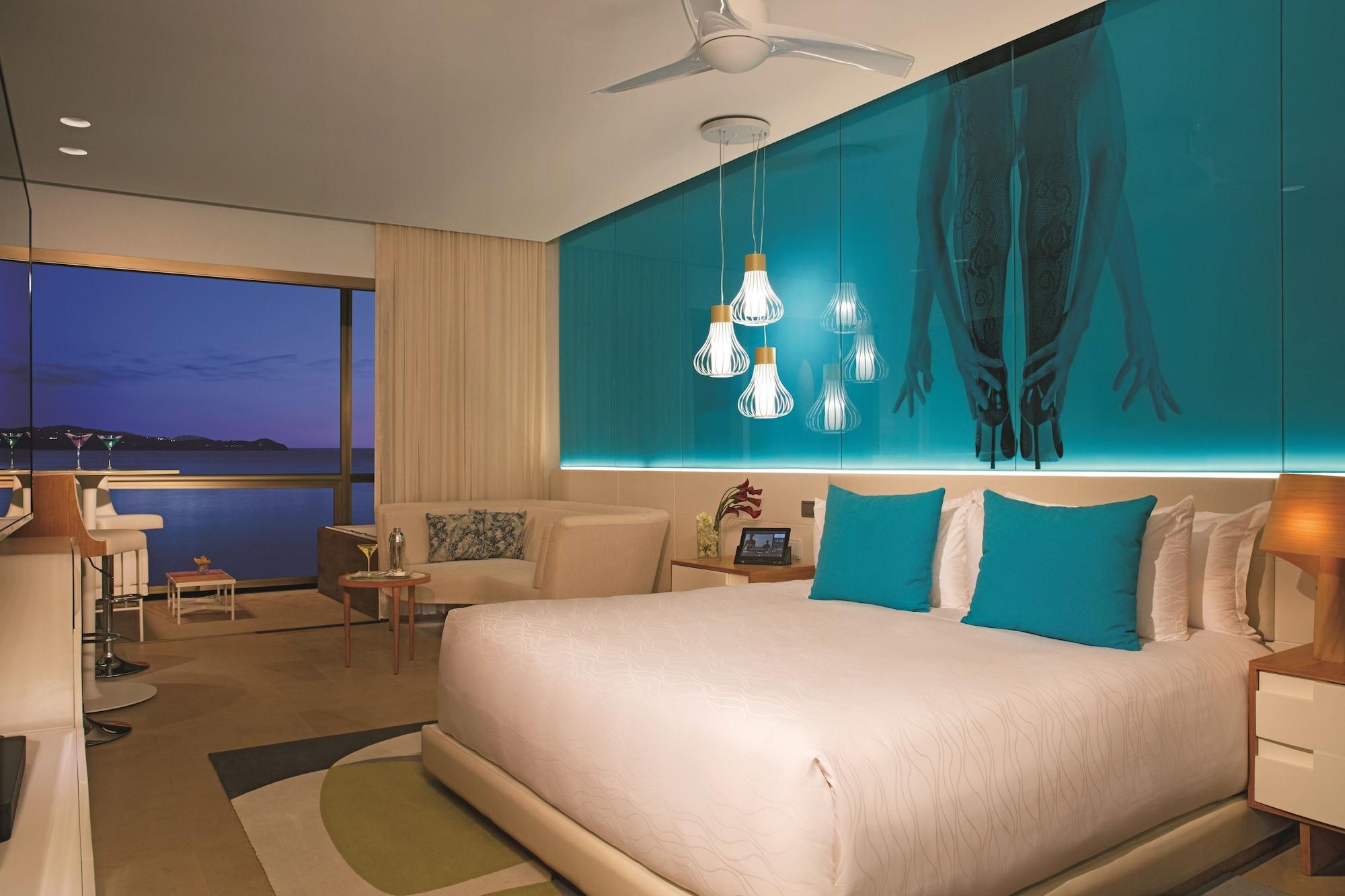 Resort Breathless (adults Only)