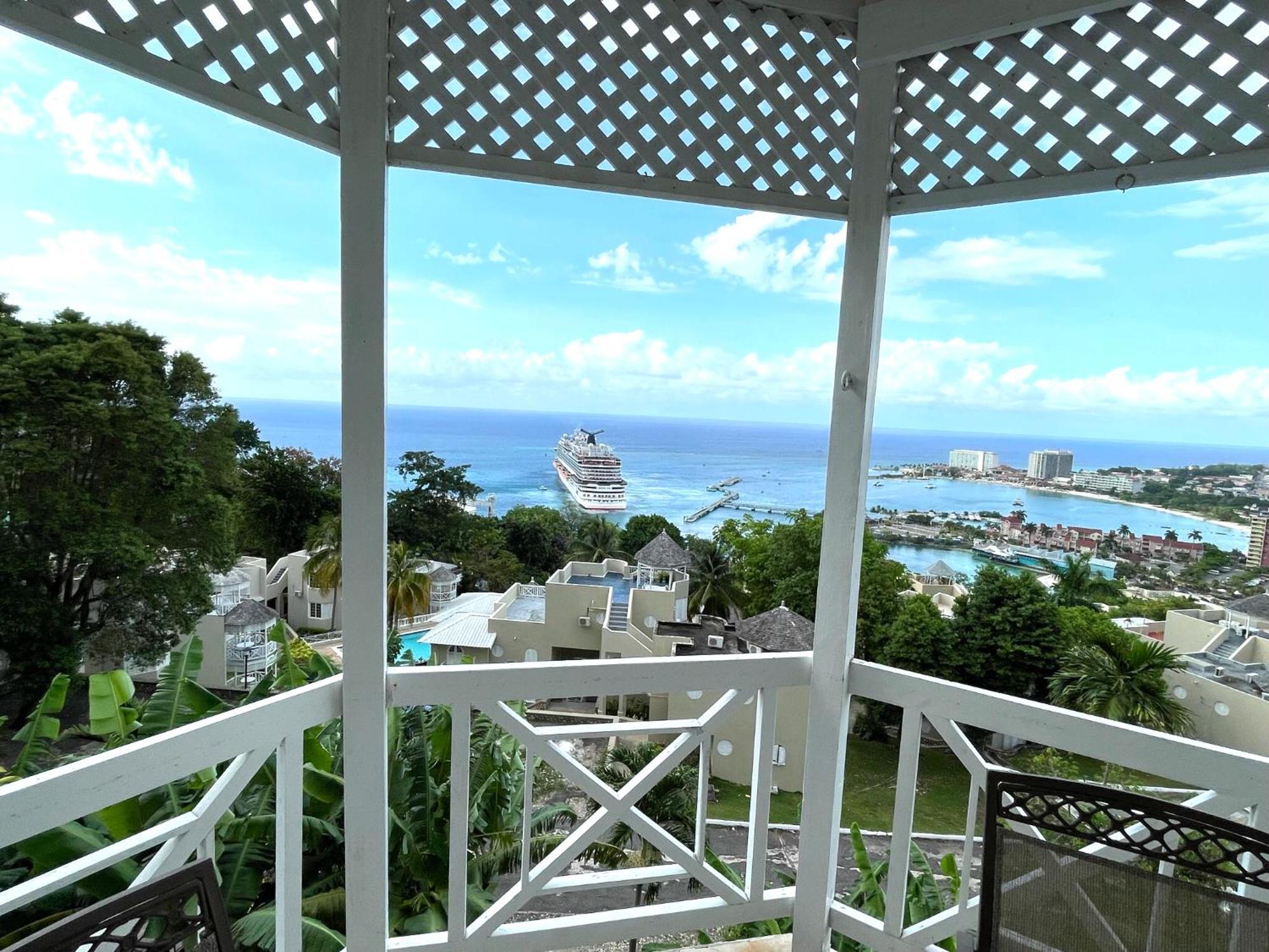 Apartamento Oceanbreeze Jamaica Penthouse, 7-minute Walk To Ocho Ríos