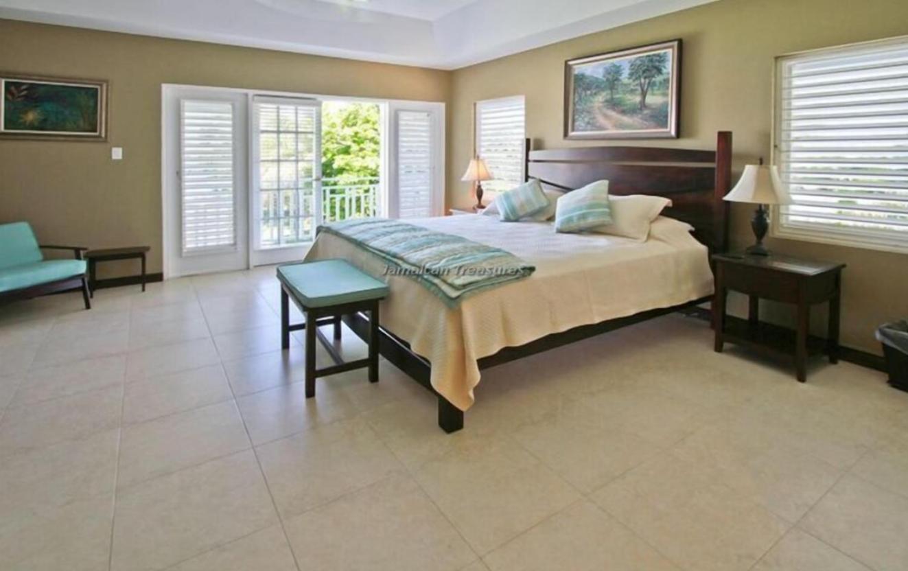 Coral Cove- Beachfront 5bedroom With Private Pool