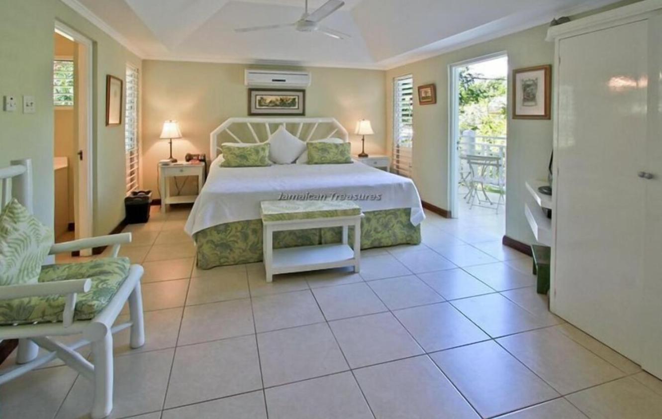 Apartment Coral Cove- Beachfront 5bedroom With Private Pool *