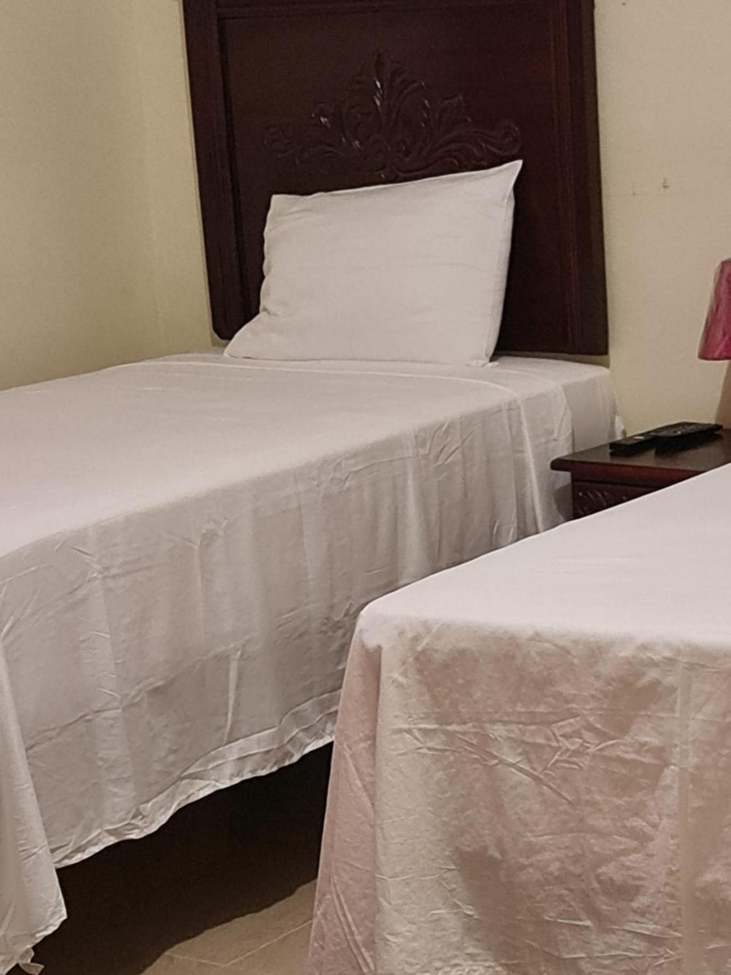 Paradise Place Grande Twin Beds *