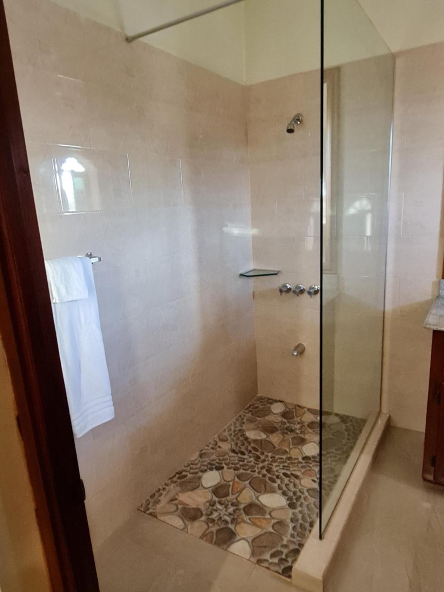 Paradise Place Grande Twin Beds Discovery Bay