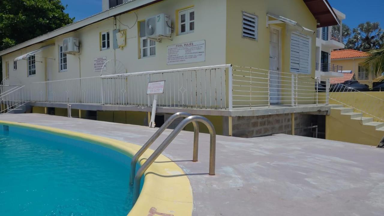 Port Of Call Hotel