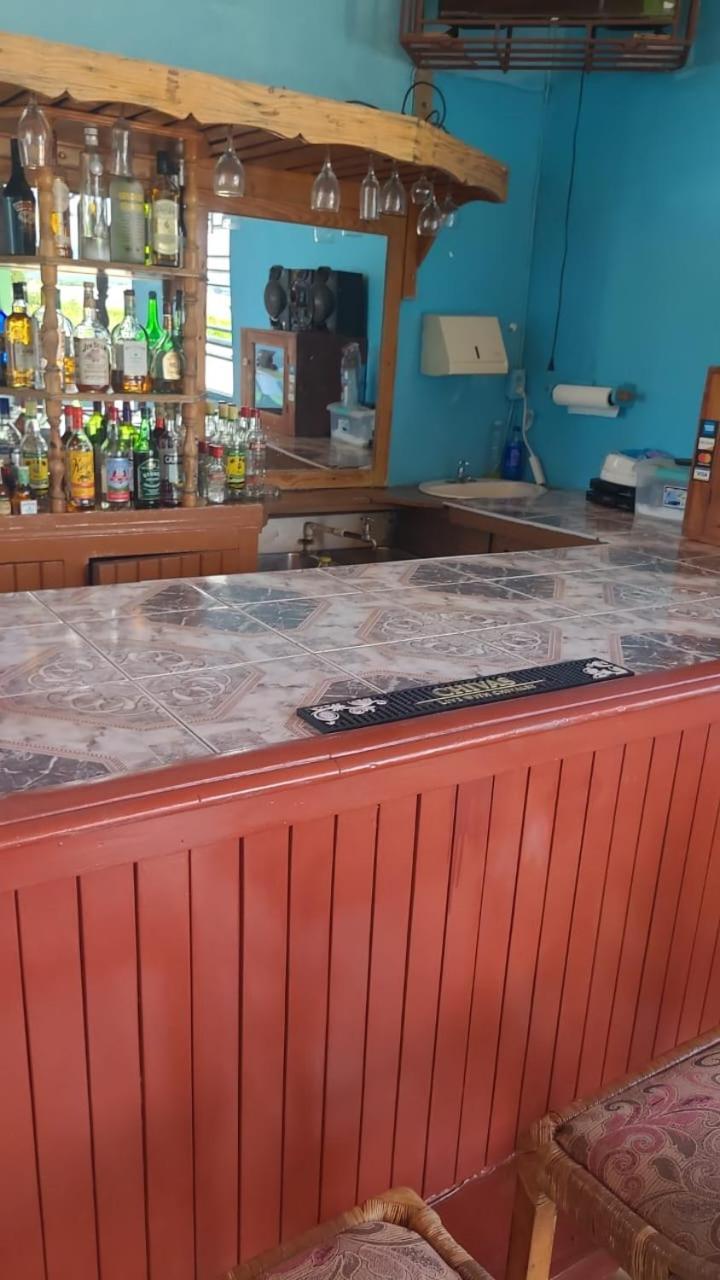 Port Of Call Hotel Black River