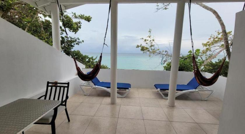 Merrils Deluxe Hotel 2*
