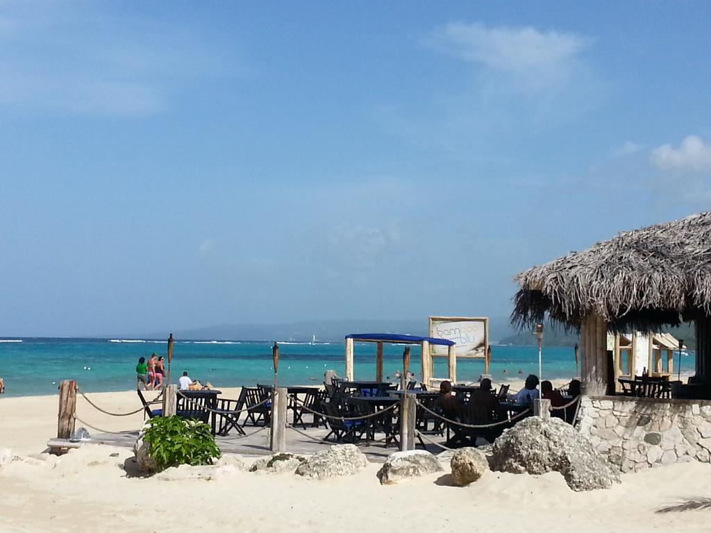 One Luxe Jamaica With Private Pool, Modern Interior And Secluded Ocho Rios