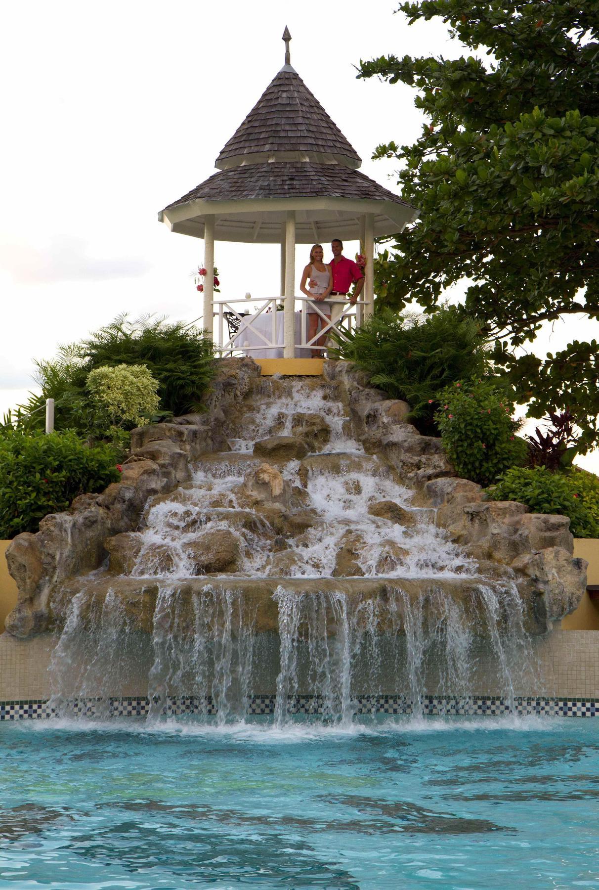 Hotel Jewel Dunn's River Beach & Spa, Ocho Rios,curio Collection By Hilton Mammee Bay