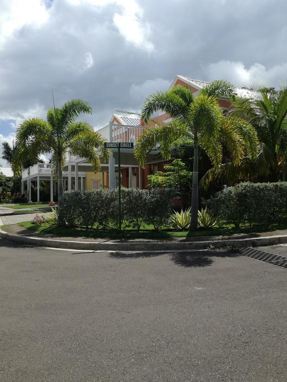 Little Bay Country Club * Orange Bay