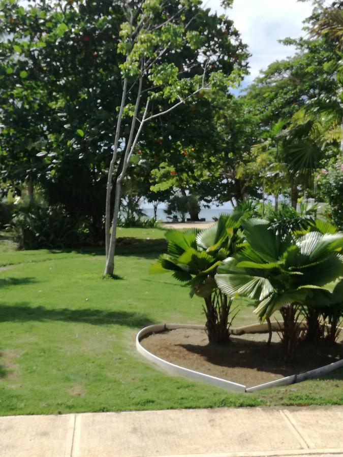 Little Bay Country Club * Orange Bay