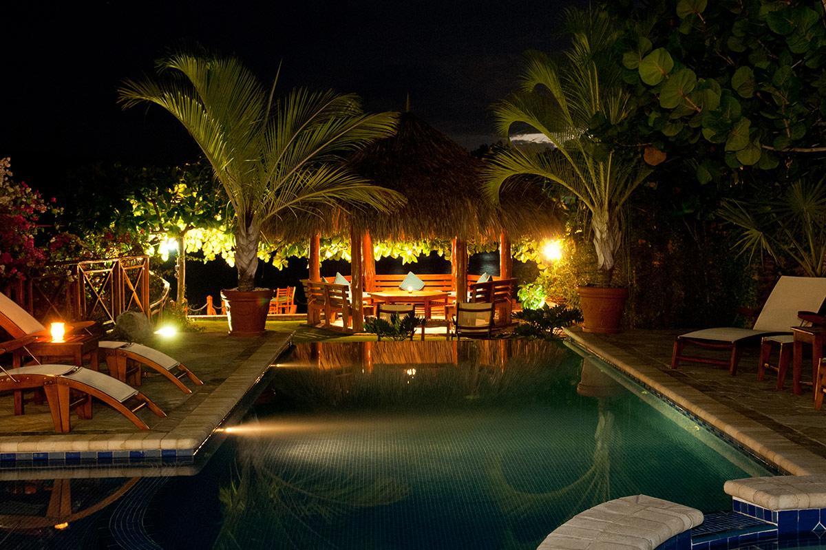 Whispering Waters Seven Bedroom * SAINT ANN