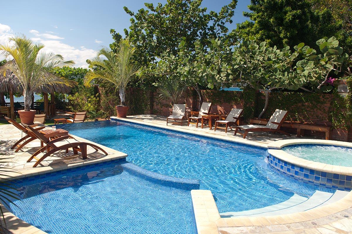 Whispering Waters Seven Bedroom * SAINT ANN