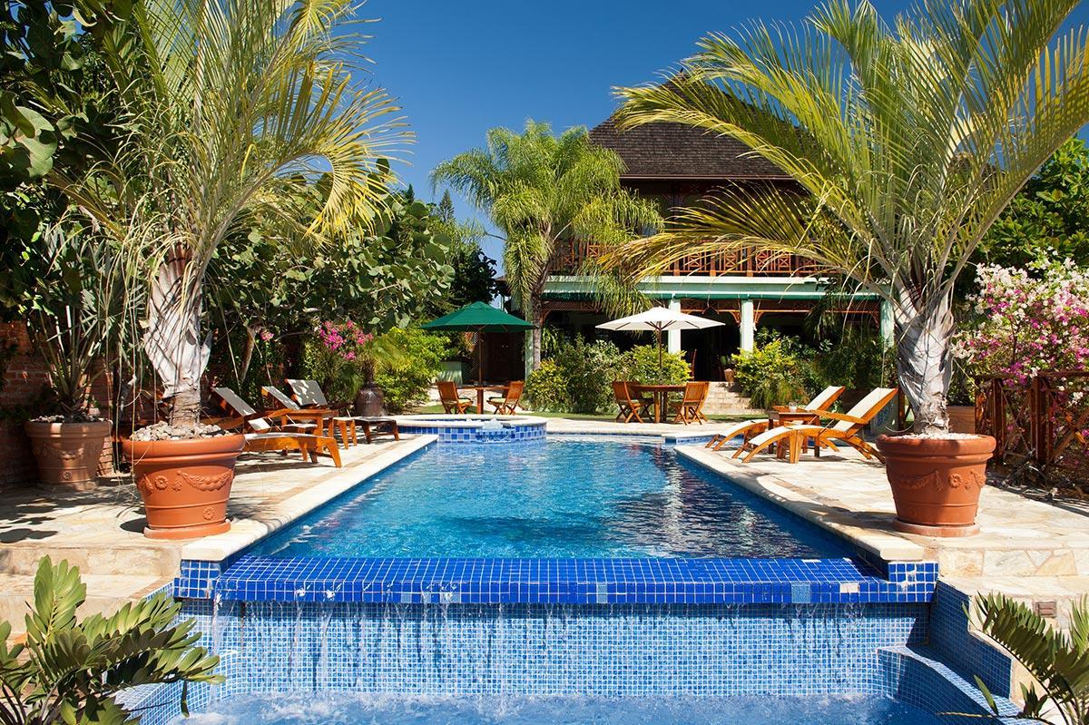 Whispering Waters Seven Bedroom * SAINT ANN