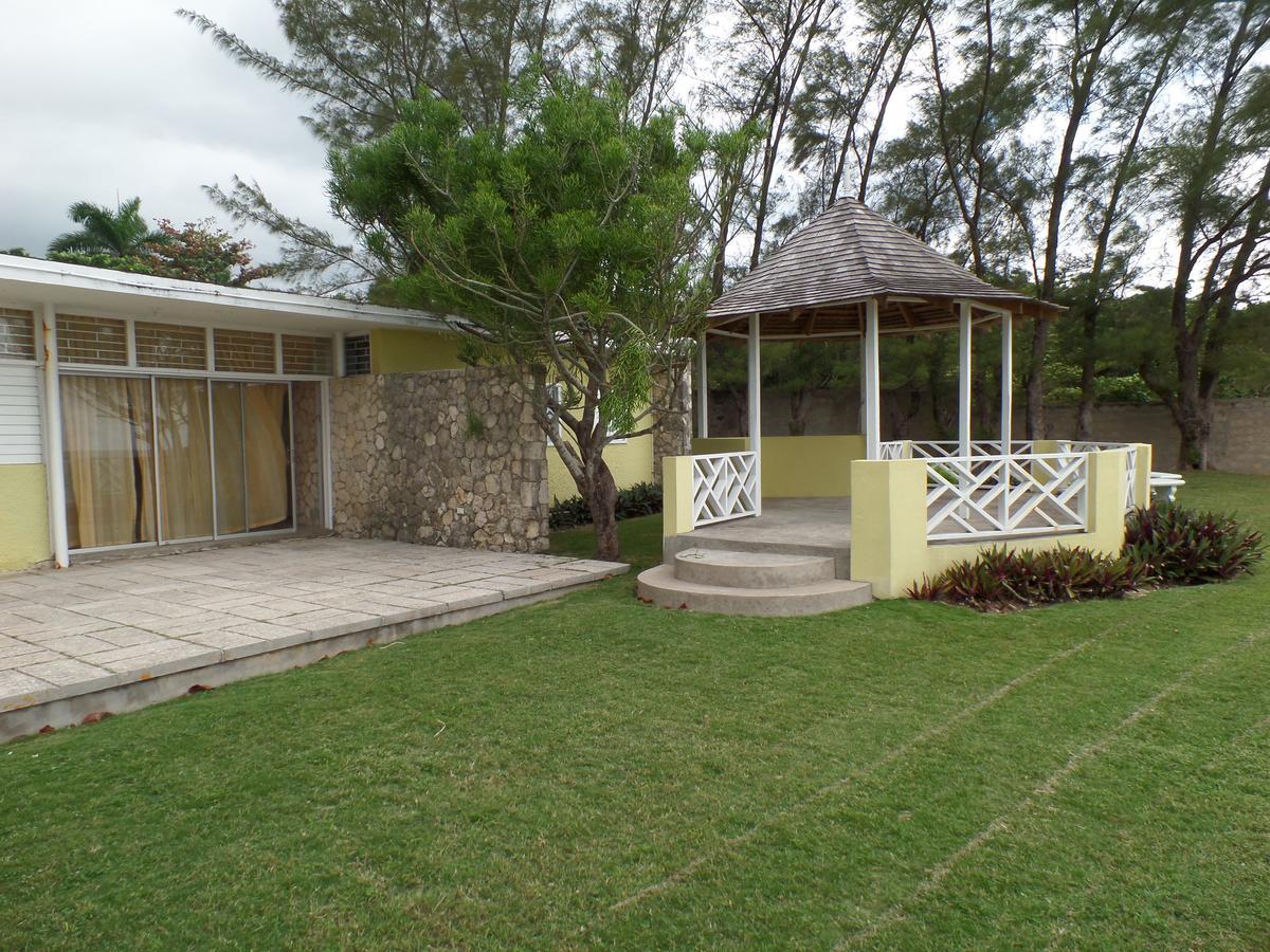 Miramar * Ocho Rios