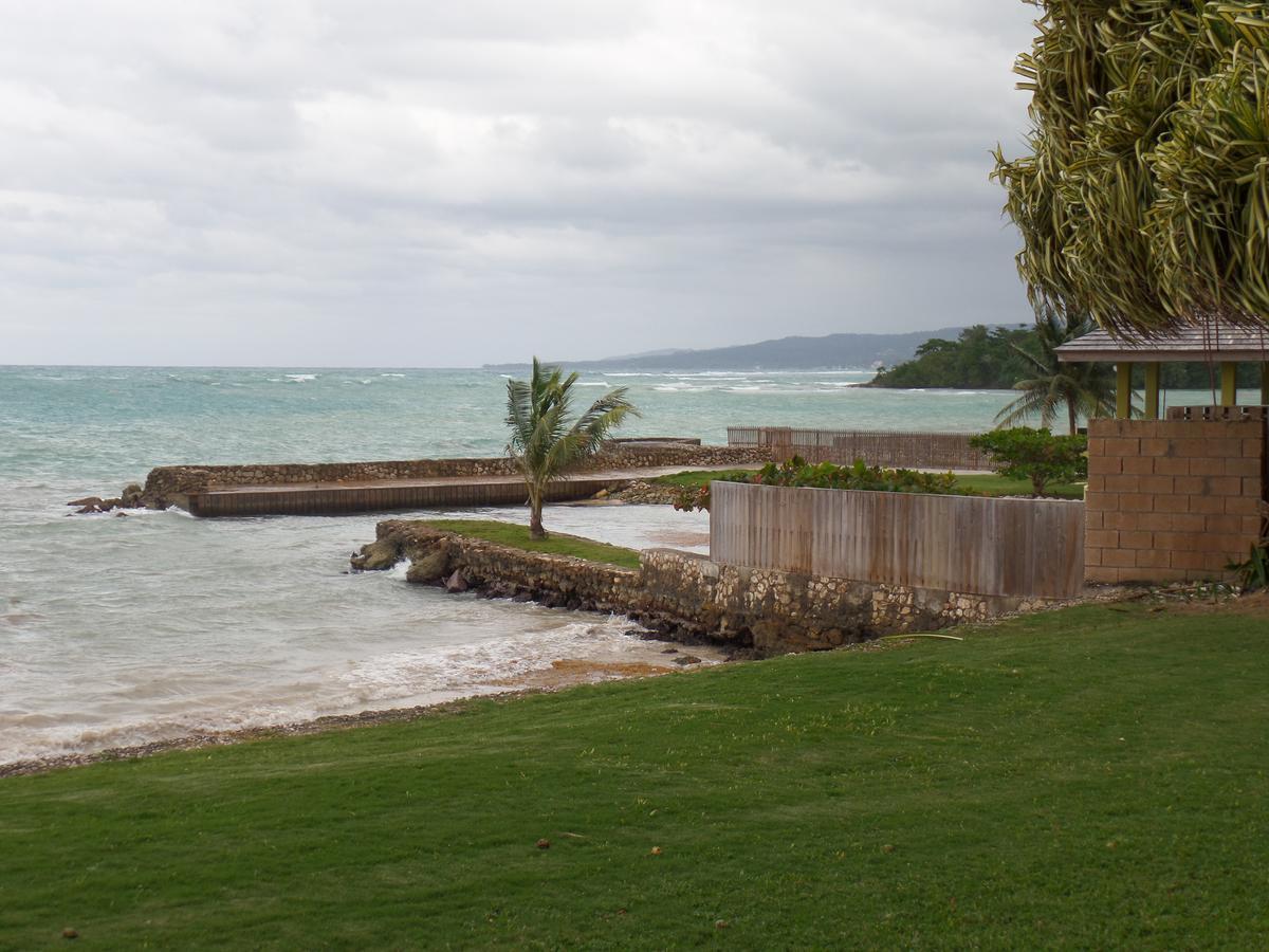 Miramar Villa *