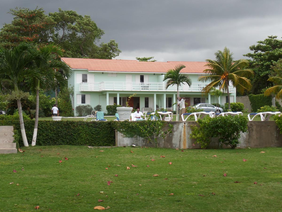 Miramar * Ocho Rios