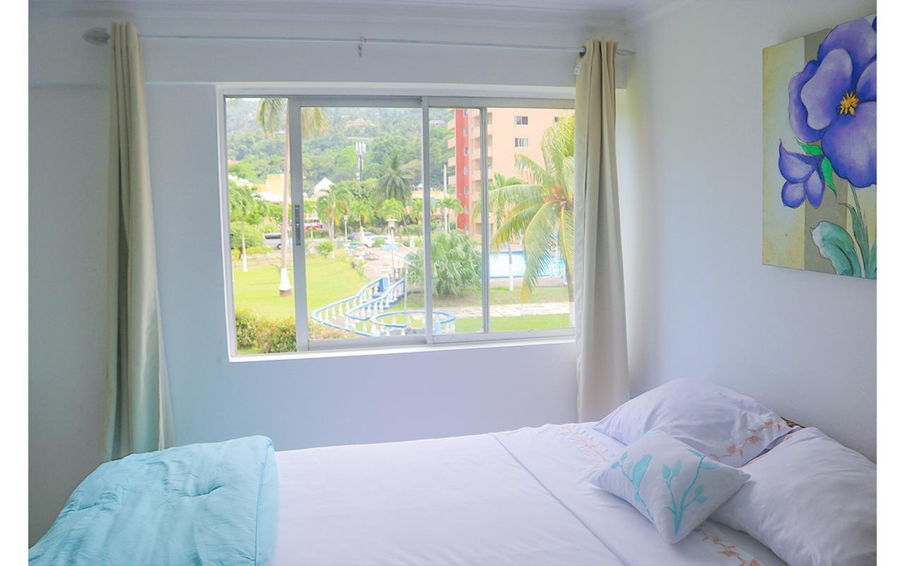 Side At Turtle Towers Ocho Rios