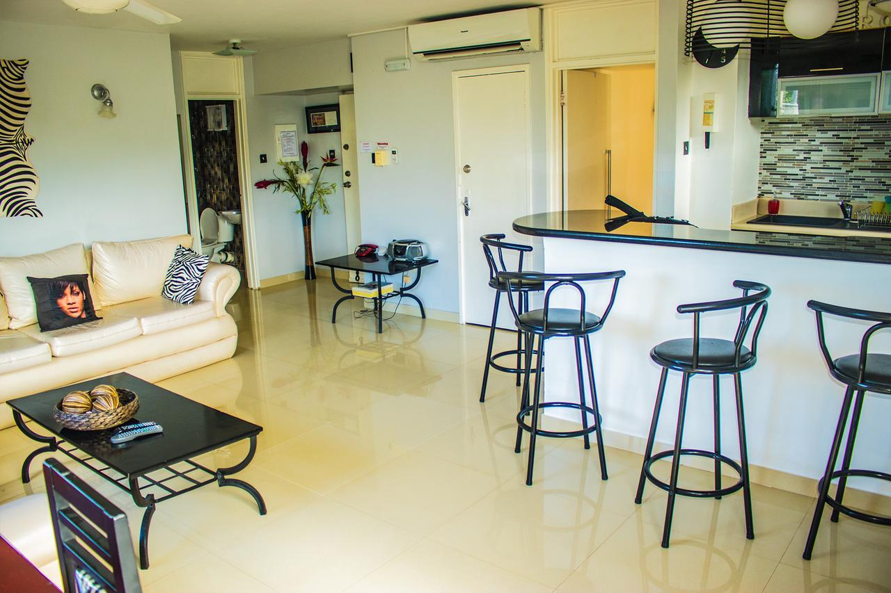 Surf Turf Two Bedroom At Turtle Towers Apartamento Ocho Ríos