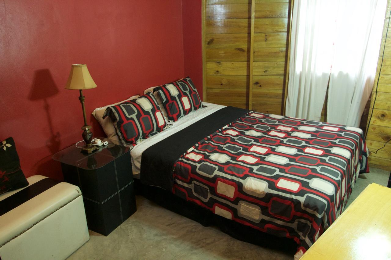 One32 Paradise Apartment Kingston