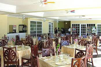 On The Hotel Ocho Ríos