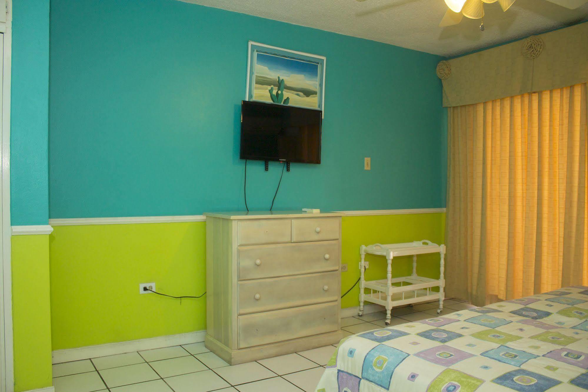 Chrisanns Apartahotel