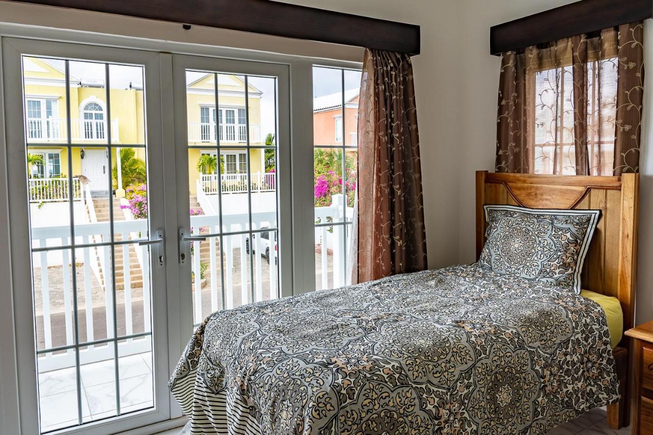 Little Bay Country Club Holiday home Orange Bay