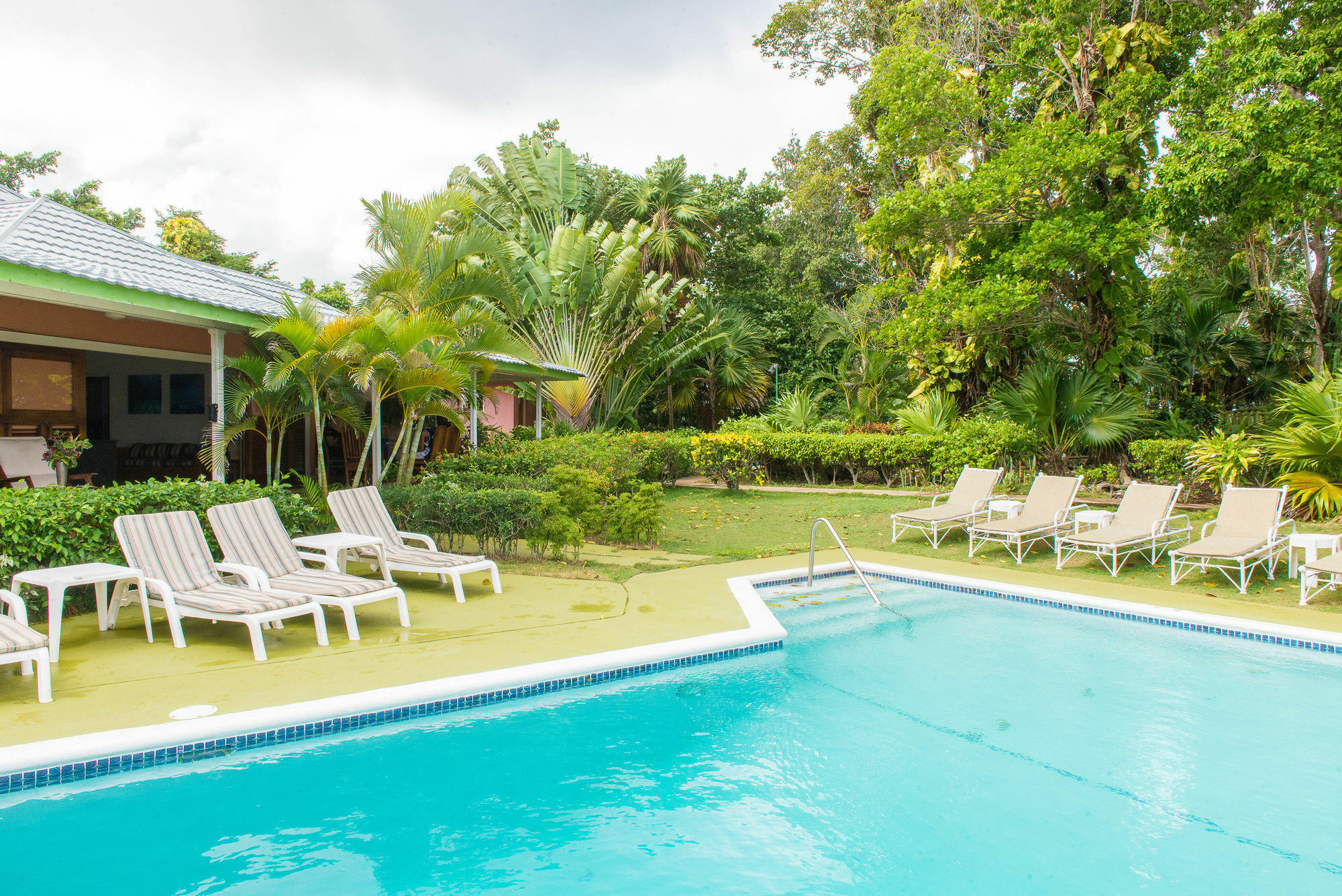 Viento Hotel Tower Isle
