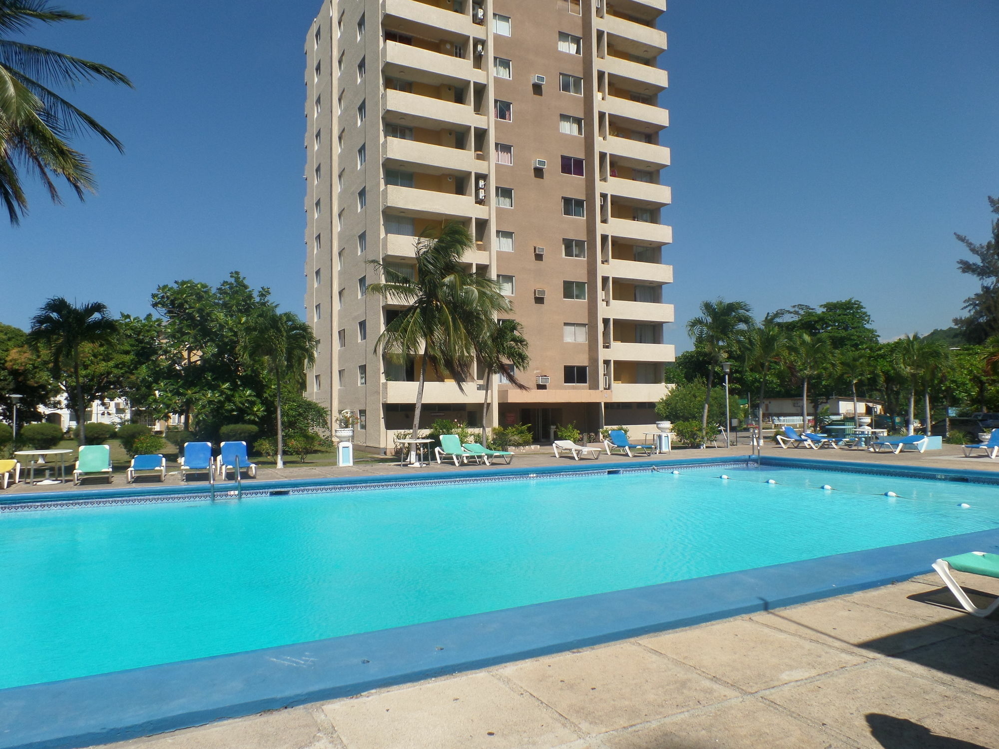 Viento Hotel Tower Isle