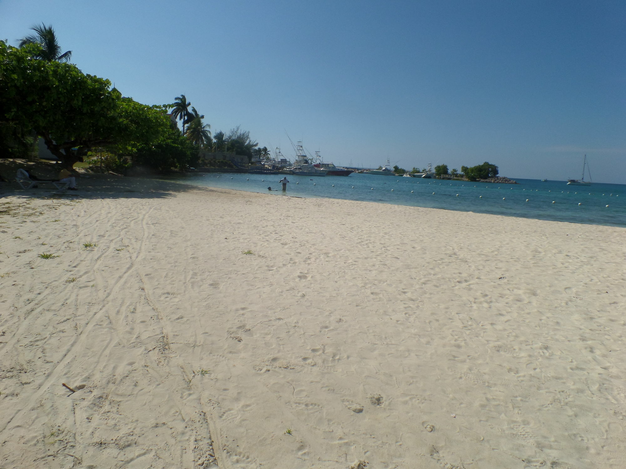 Island Breeze Apartment