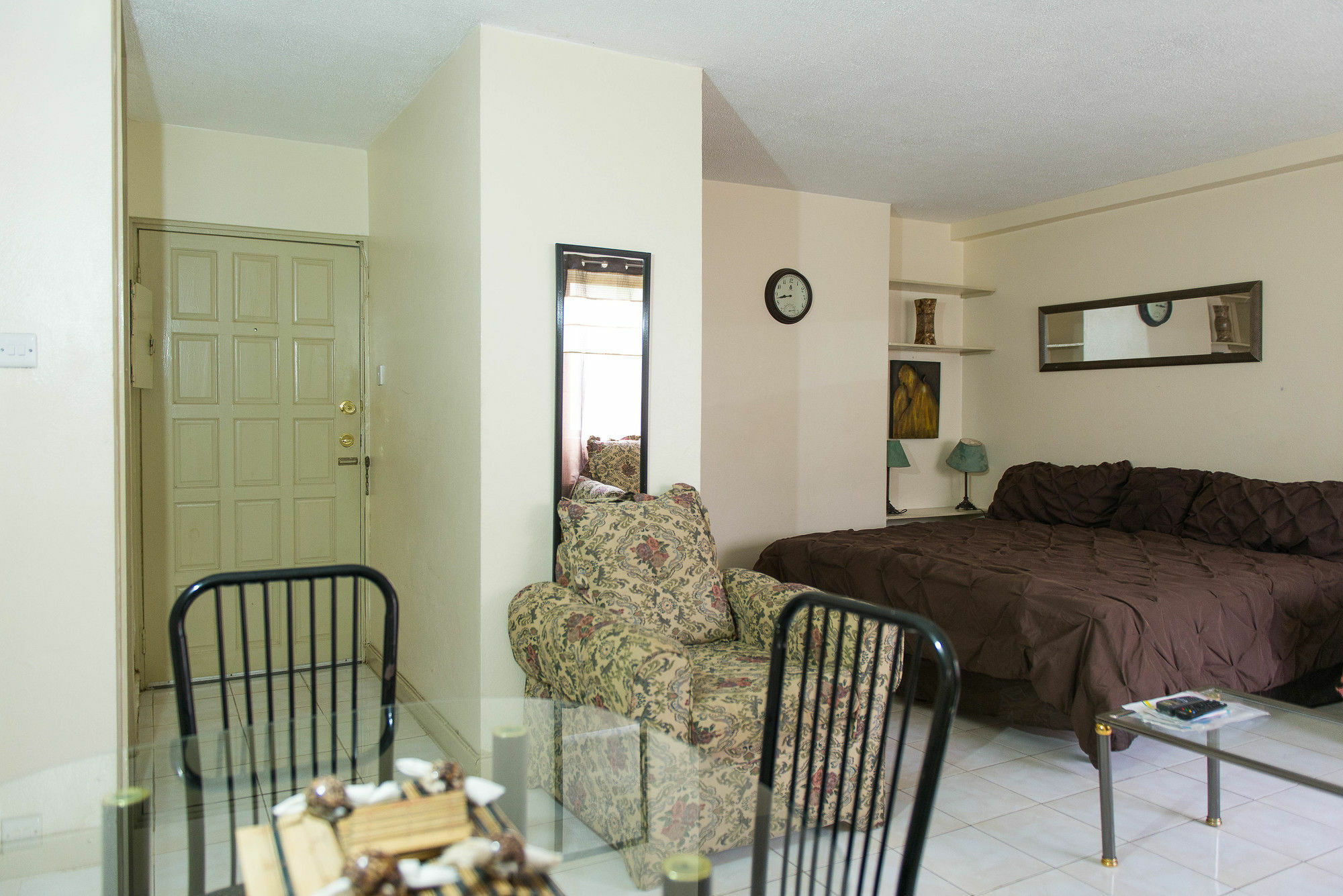 Apartment Island Breeze