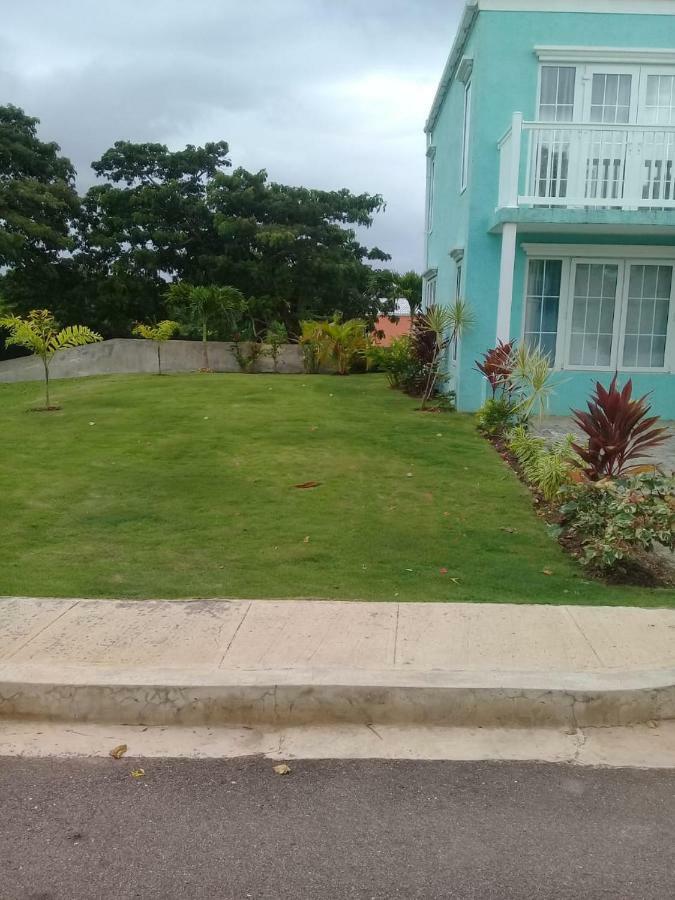 Little Bay Country Club Holiday home *