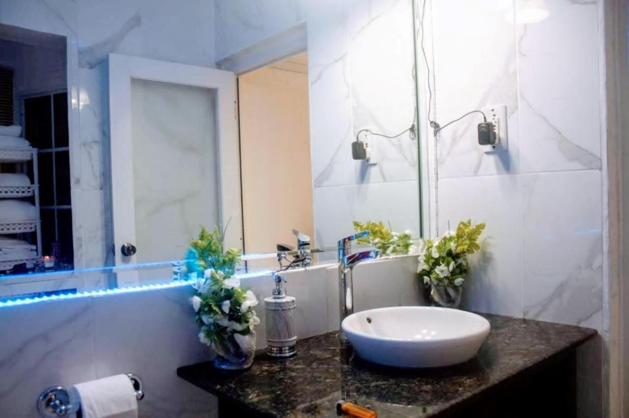 E 20 Mystic Ridge * Ocho Rios